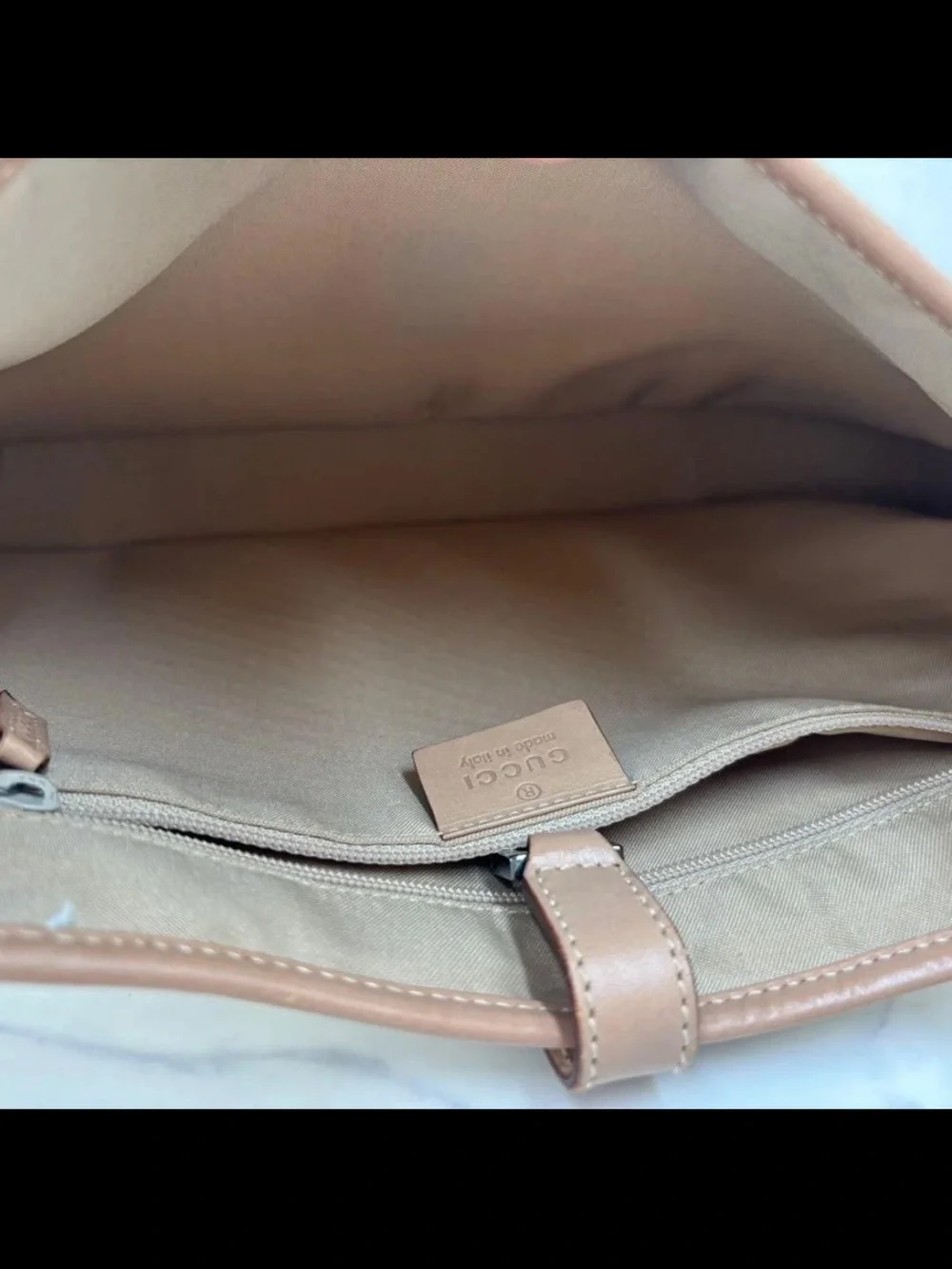 Gucci elegant cream